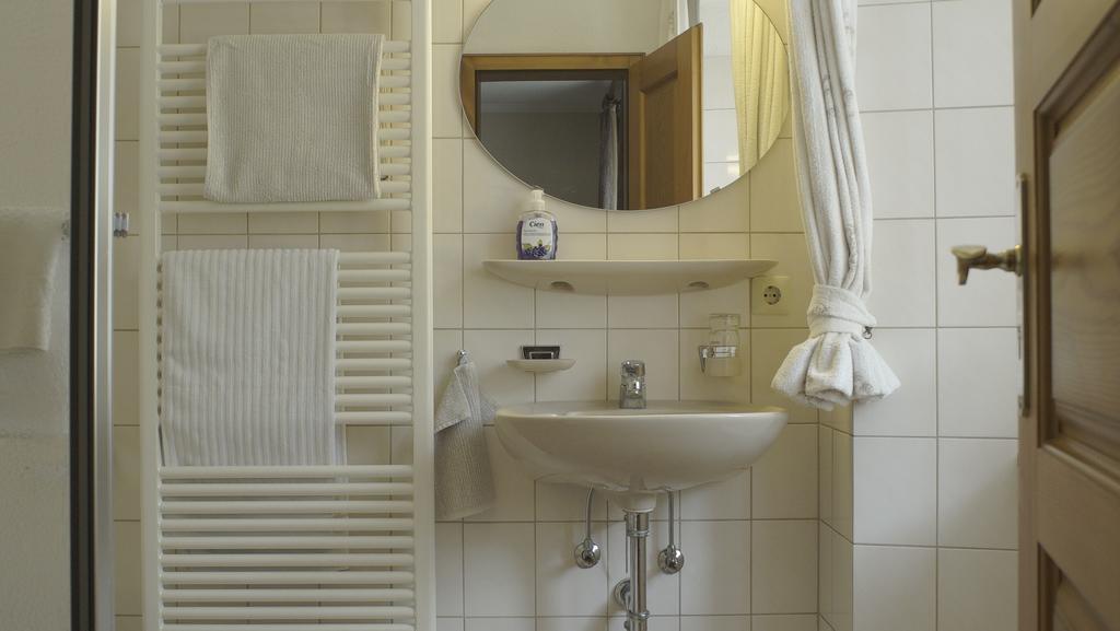 Faehrhaus Hotel Waldshut-Tiengen Rum bild